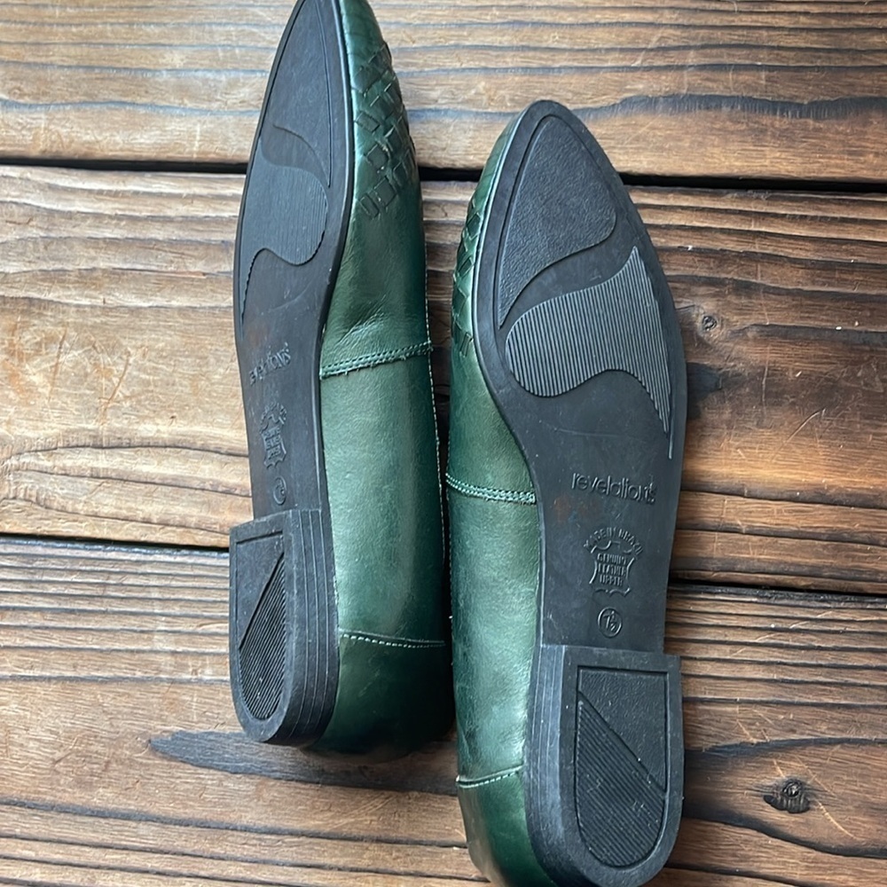 NWT Revolution Women's Leather Dark Hunter Green Woven Flats - Picture 8 of 8